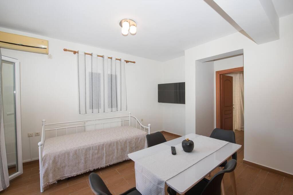 Anna Maria Apartment Lefkada City Bagian luar foto