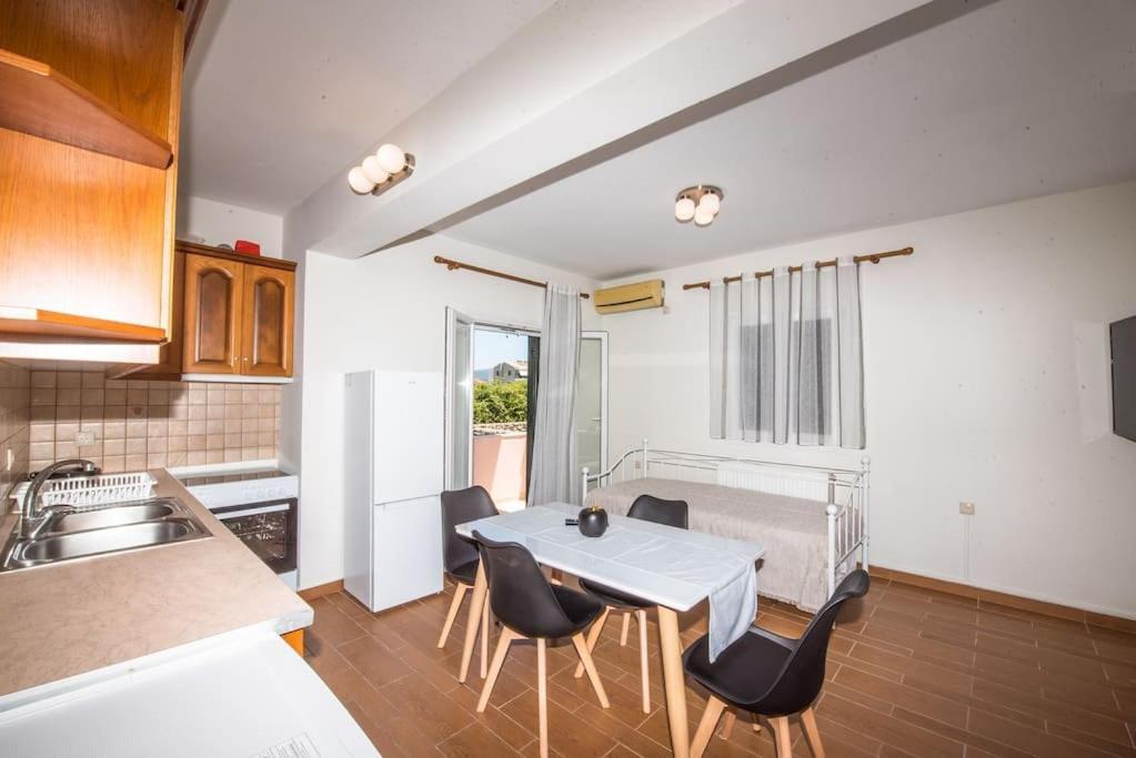 Anna Maria Apartment Lefkada City Bagian luar foto